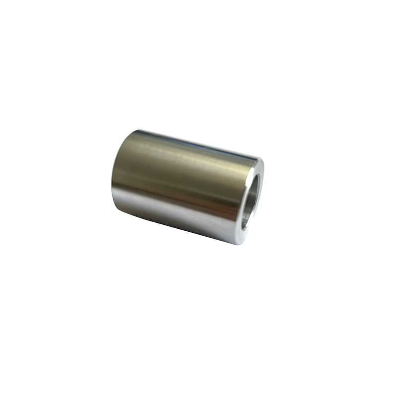 CNC obdelovalni aluminijast distančnik brez navojev